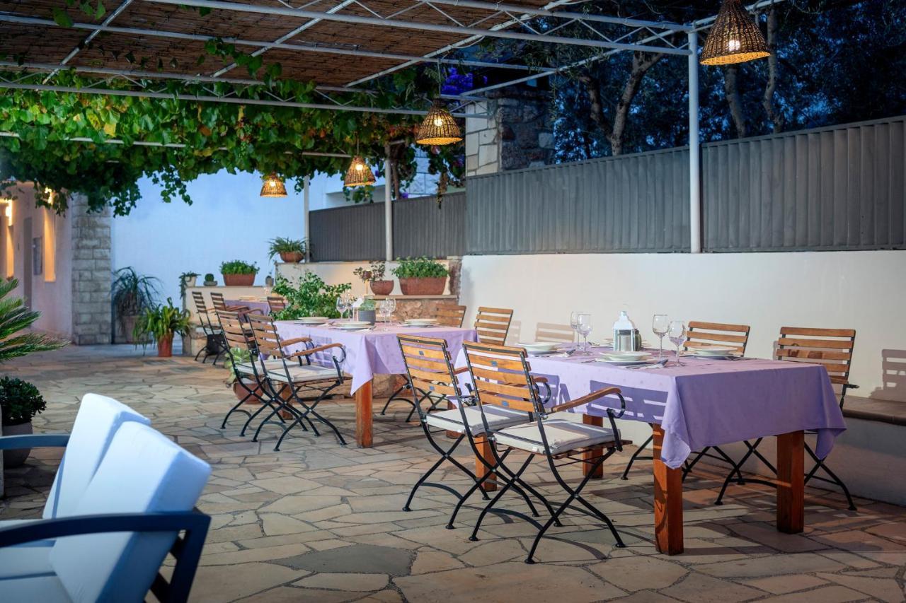 Pansion Marjan Hotel Zavala Bagian luar foto